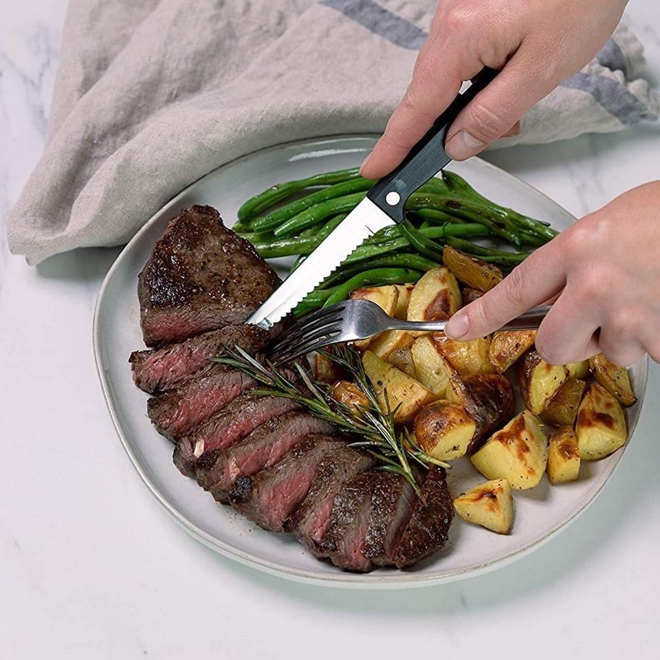 Serrated Steak Knife Set with Non-Stick Coating & Plastic Handle for Restaurants & Hotels